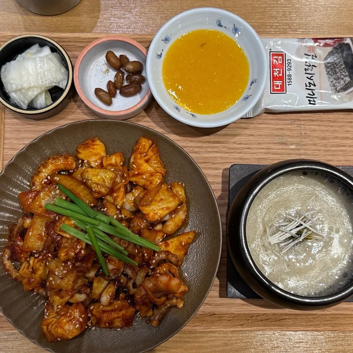 낚지볶음 정식 한 상 차림