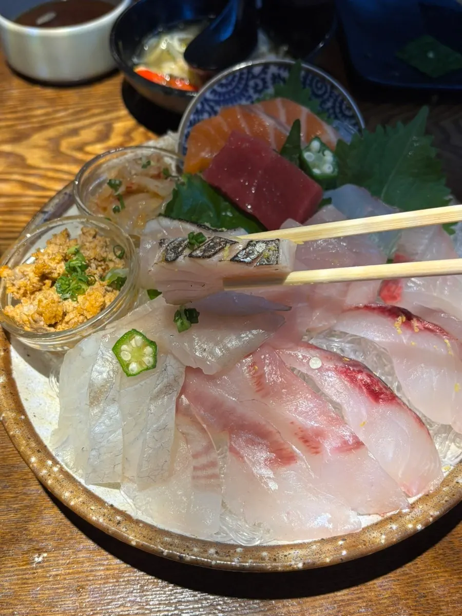 サーモンの刺身のクローズアップ
