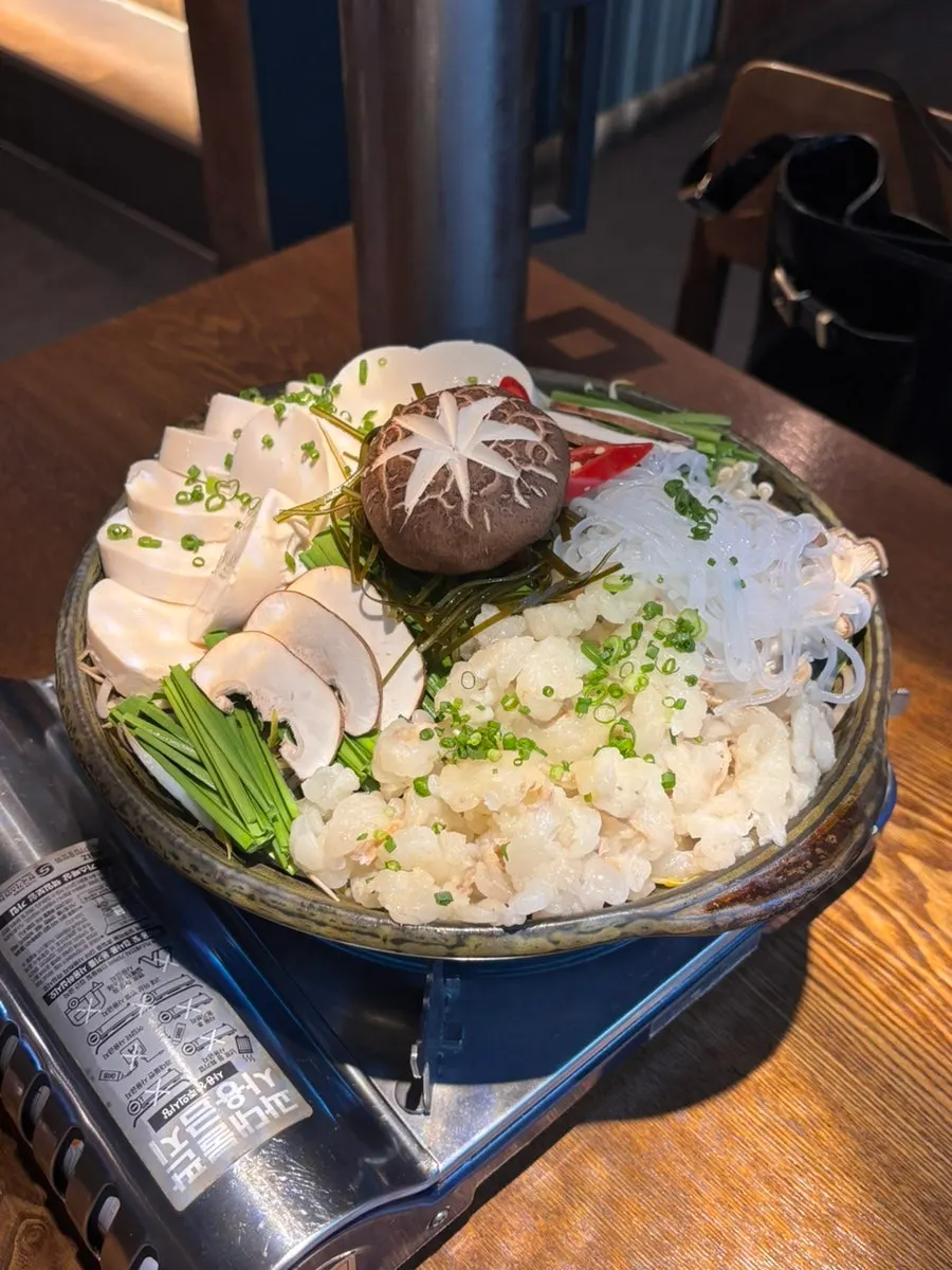 煮る前のもつ鍋の鍋の盛り付け