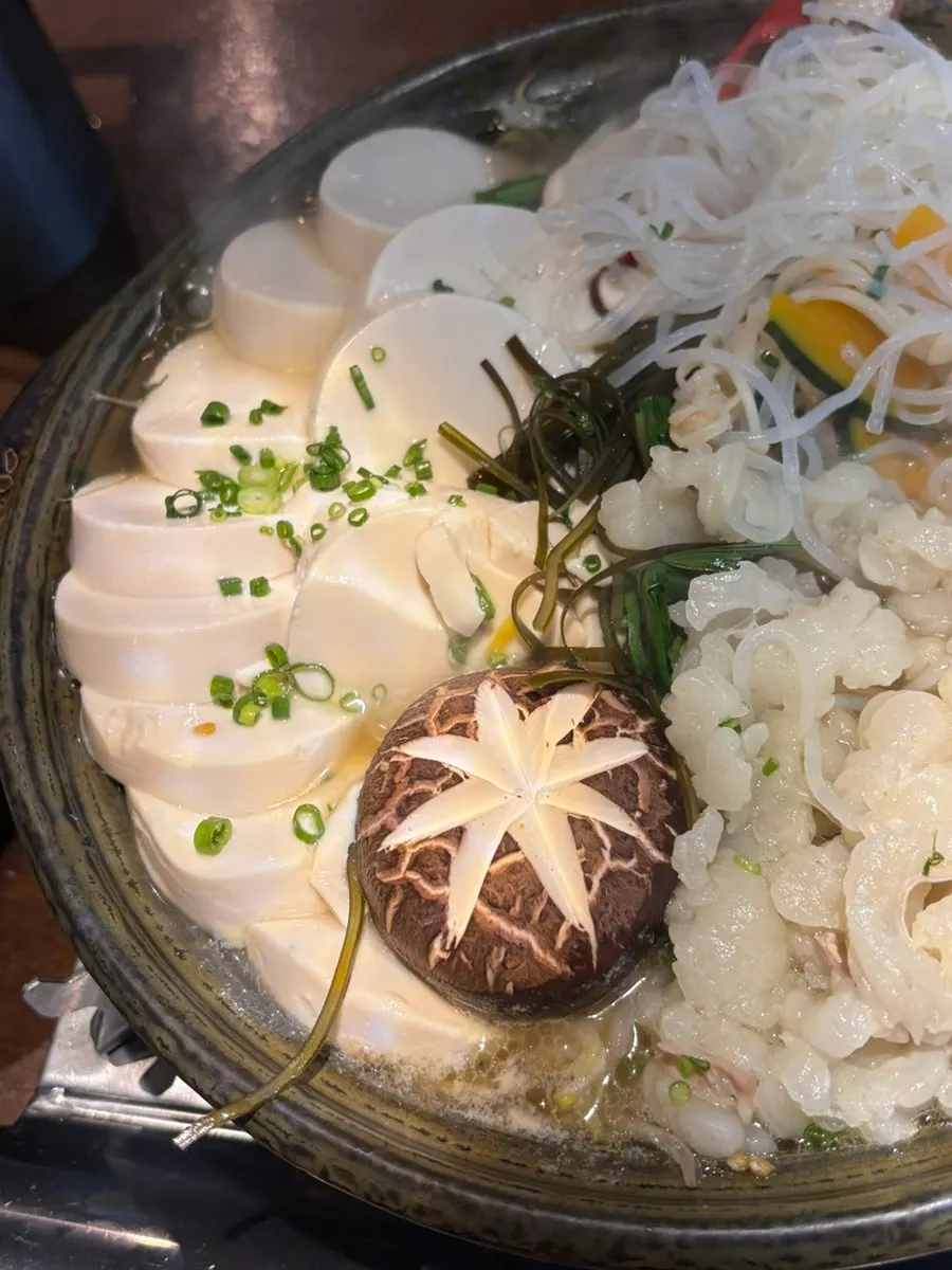 大腸と純豆腐がたっぷり入ったもつ鍋