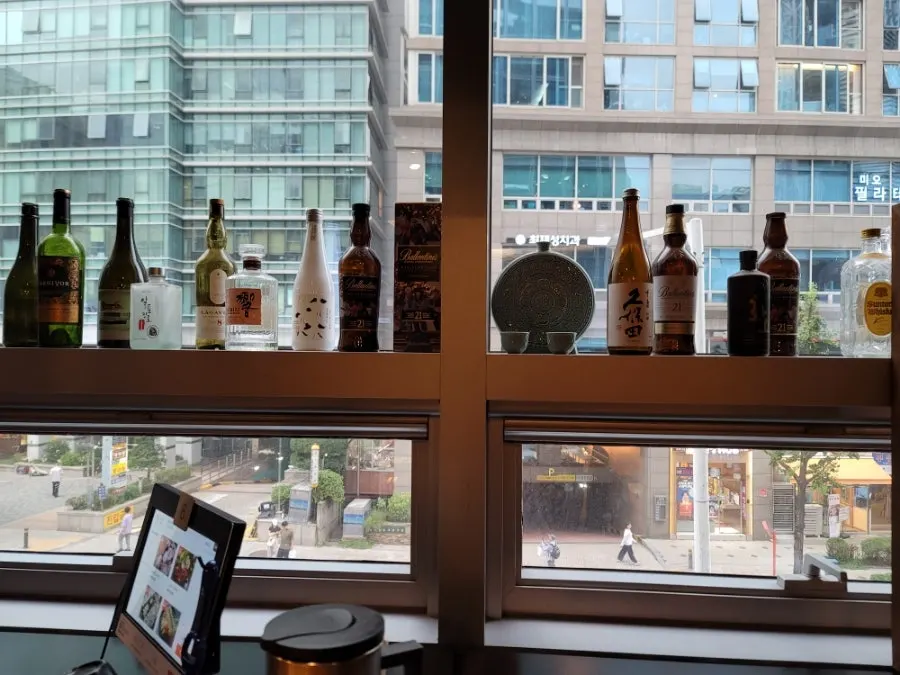 City-view window seats and private room-style seating