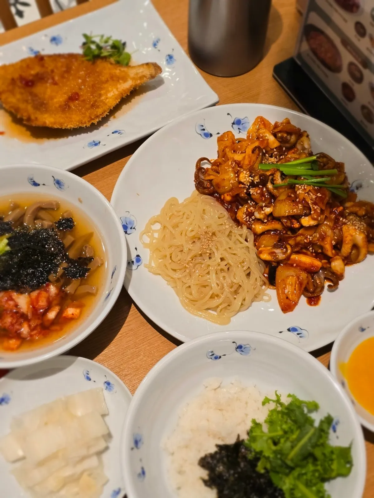 Full table spread of stir-fried baby octopus at Bonghyejane Jubang Jongno Tower branch