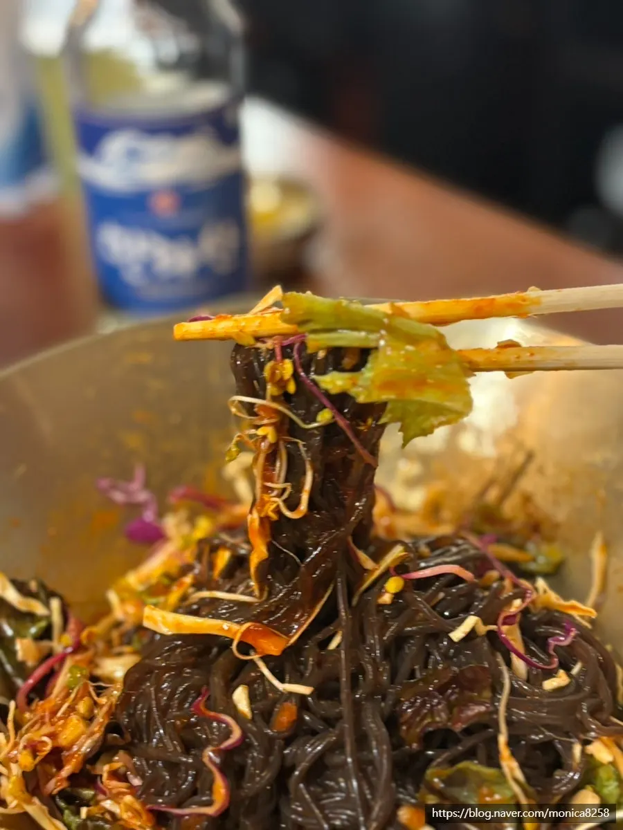 Makguksu with jellyfish and mustard sauce