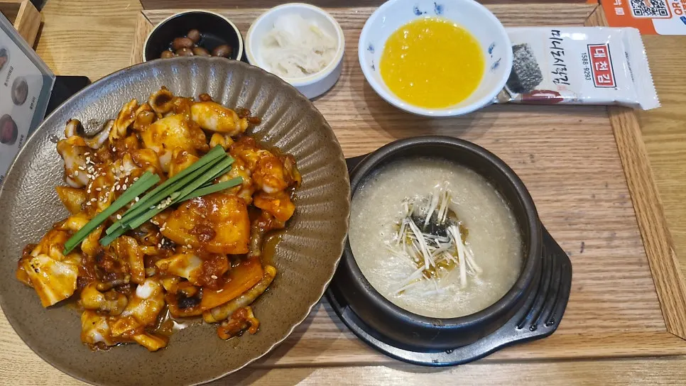 Full table spread of the octopus stir-fry set
