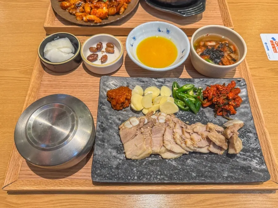 보쌈정식 한 상 차림