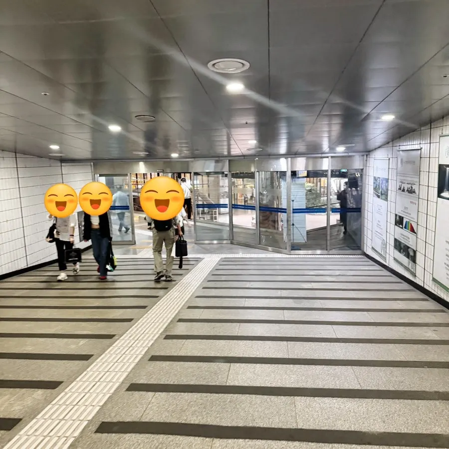Basement passage connecting Jongak Station to Jongno Tower