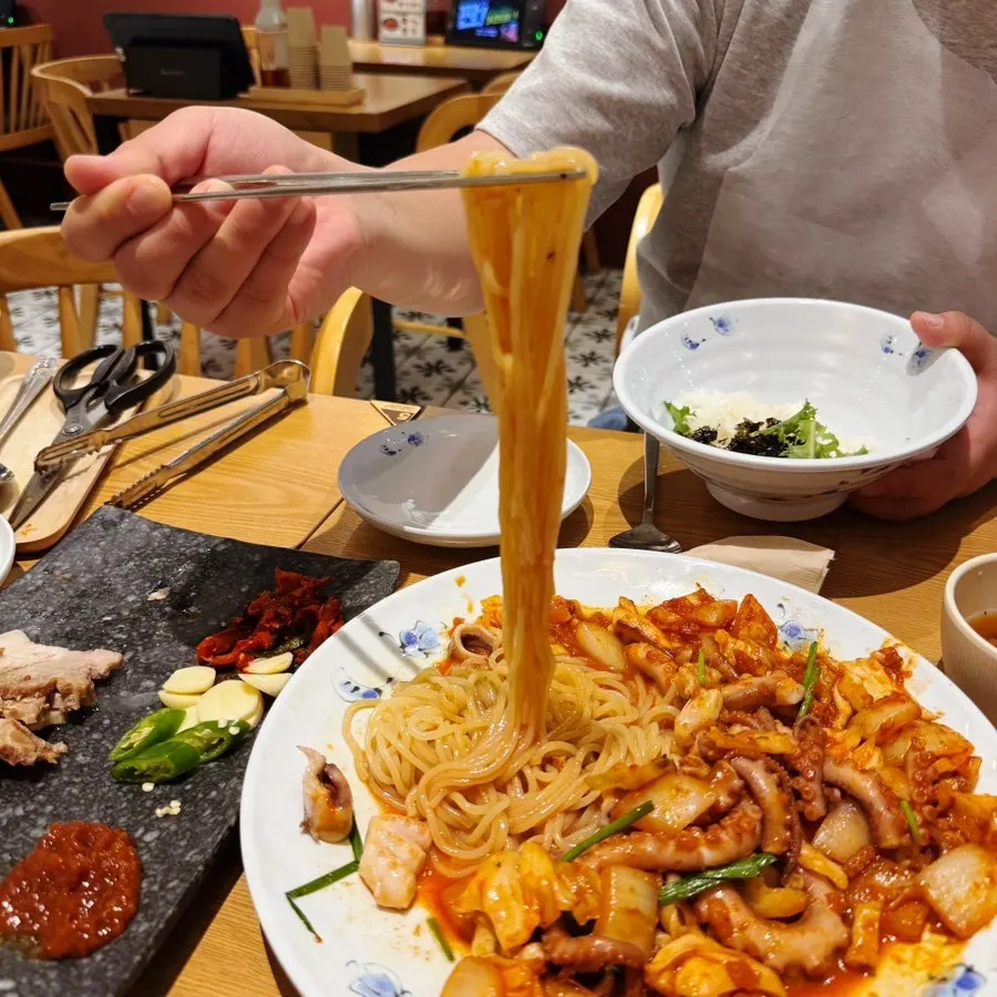 Table eating the Hyeja Janchisang set