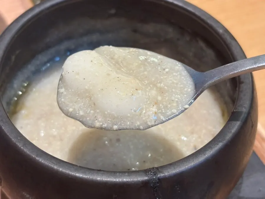 Bonghyeja sesame oil added to the perilla soup
