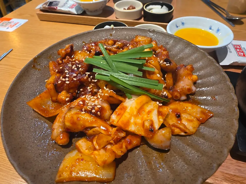 Glossy red-sauced pork stir-fry
