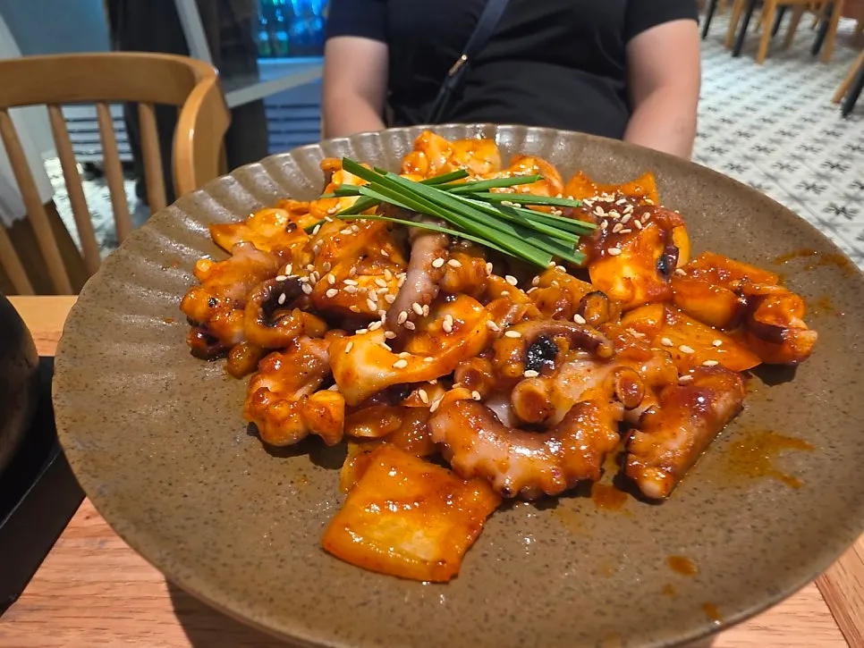 Close-up of the charcoal-grilled pork stir-fry