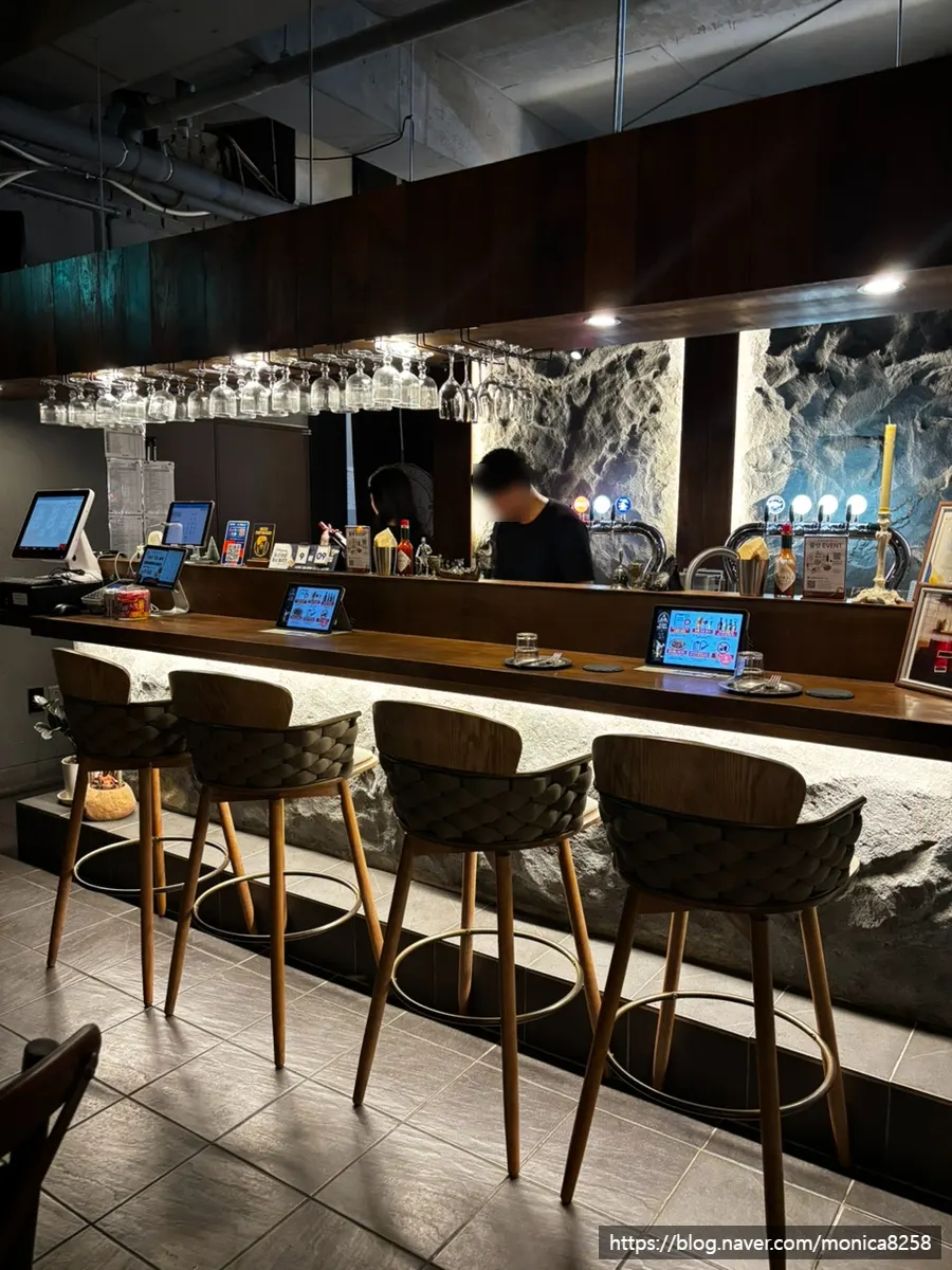 Bar tables, hall tables, and private-room seating