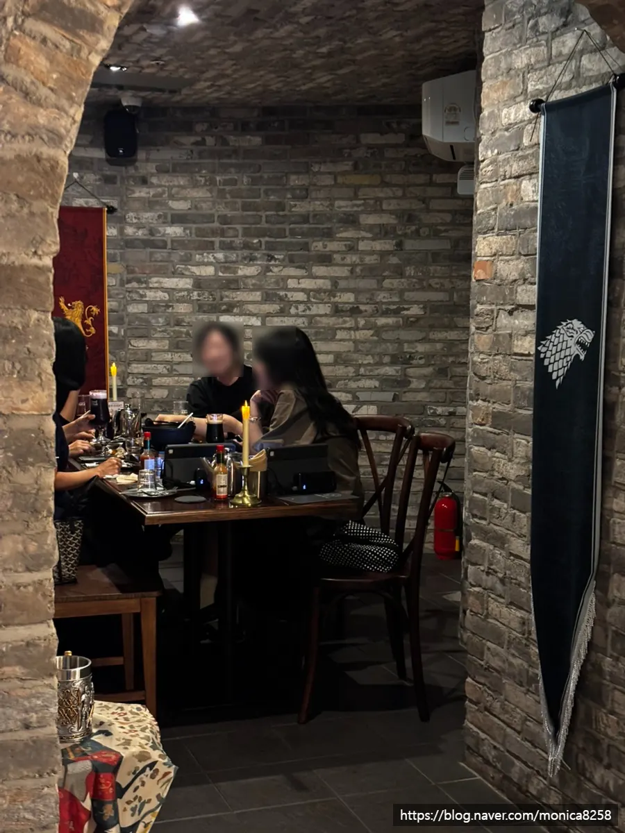 Group space with private rooms and open rooms