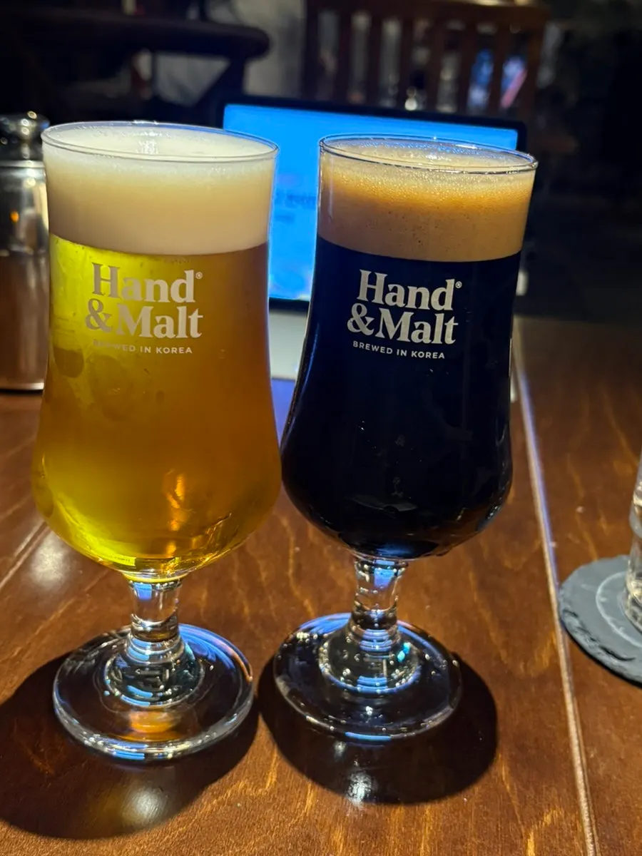 우베 맥주와 수도원 황금 에일 스텔라 잔