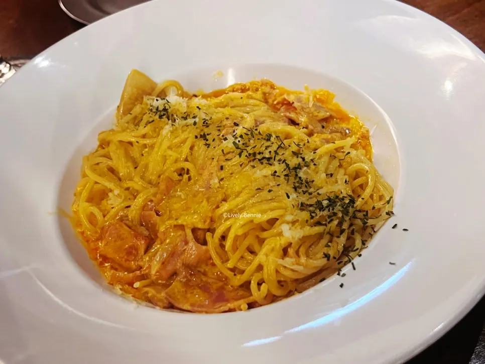 Rosé pasta with thick, rich sauce