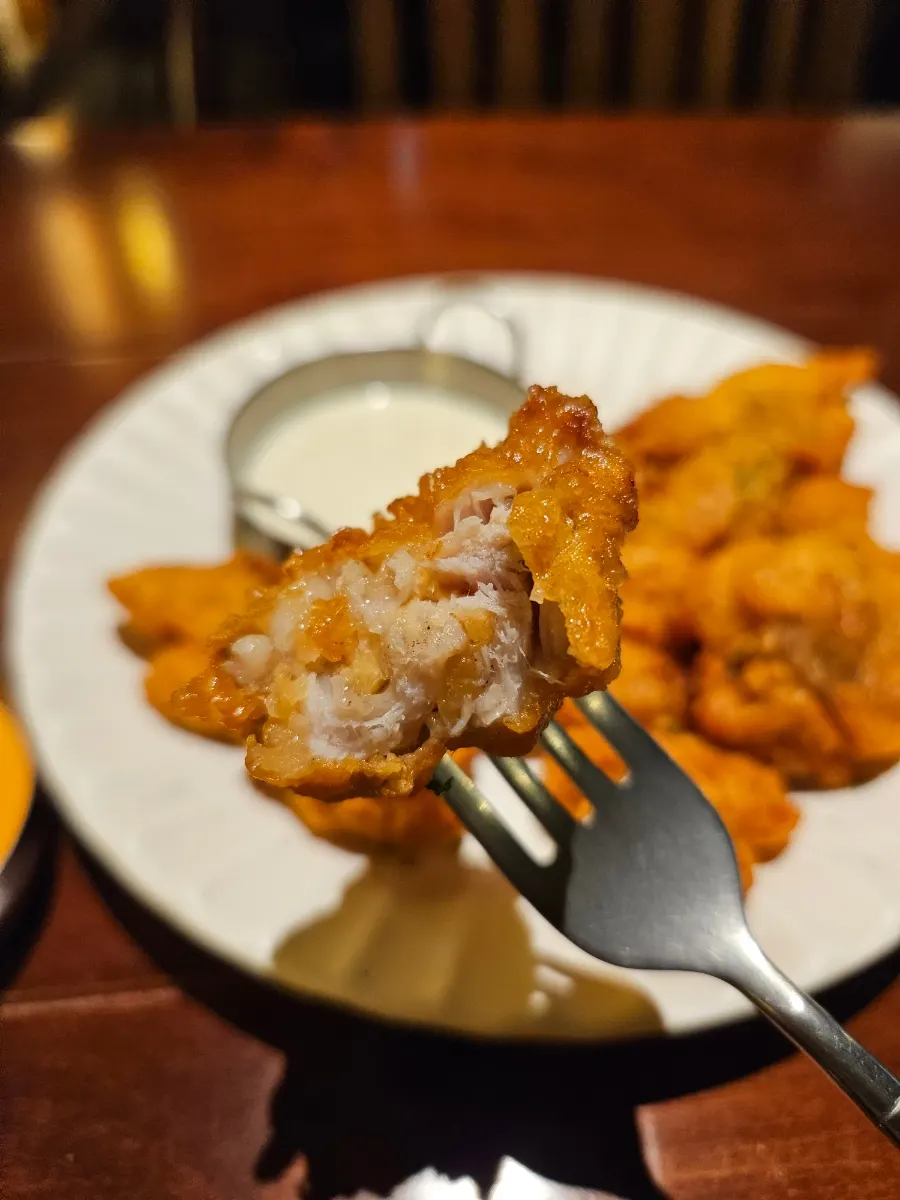 Lightly seasoned tulip fried chicken