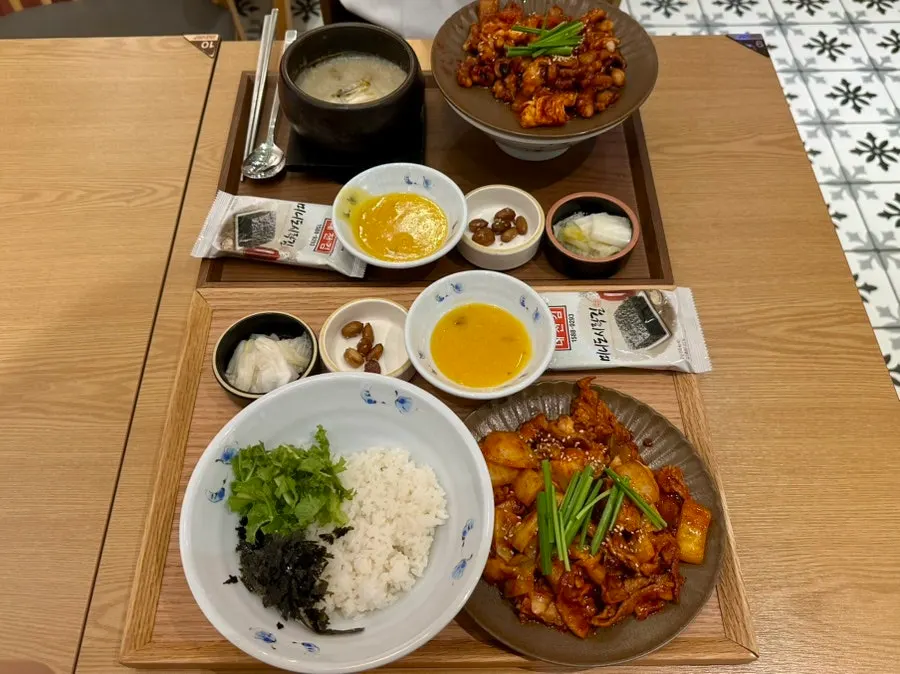 봉혜자네주방 세트메뉴와 정식 메뉴판