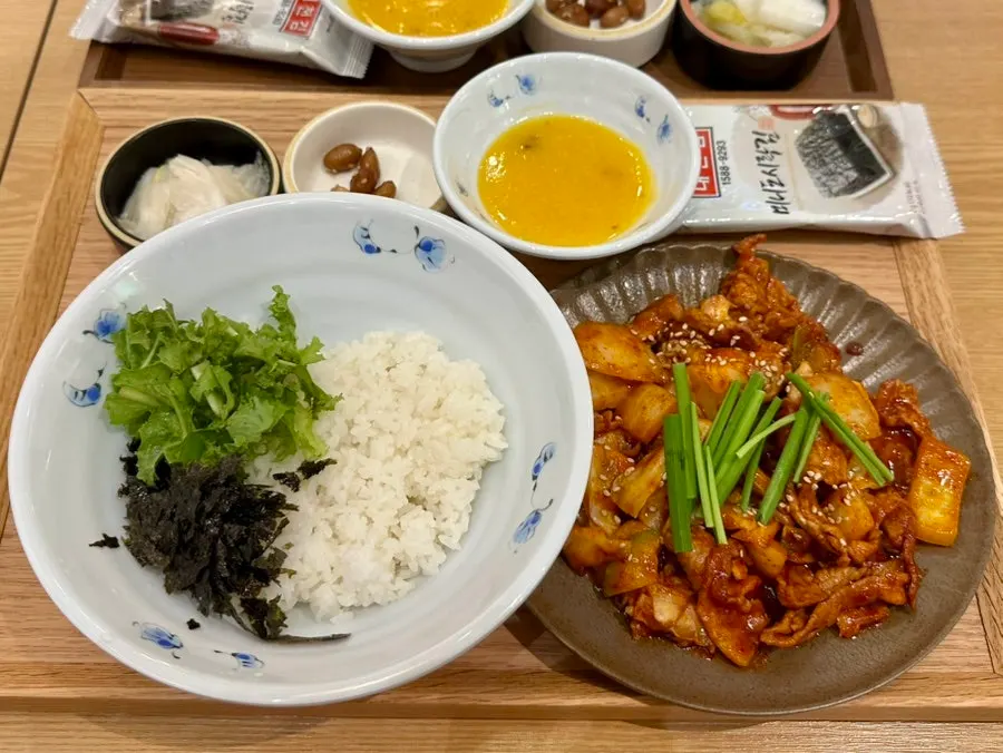 정식에 함께 나온 들깨탕(소)