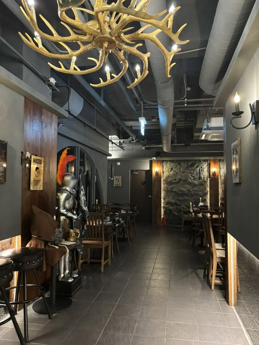 Bar entrance decorated with a medieval knight ornament