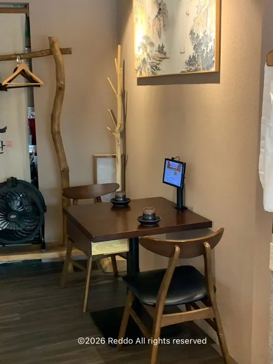 Hanok-style interior atmosphere at Umi Hoegwan