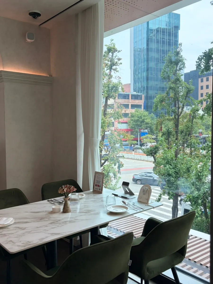 스케줄 오스테리아 룸 좌석 분위기