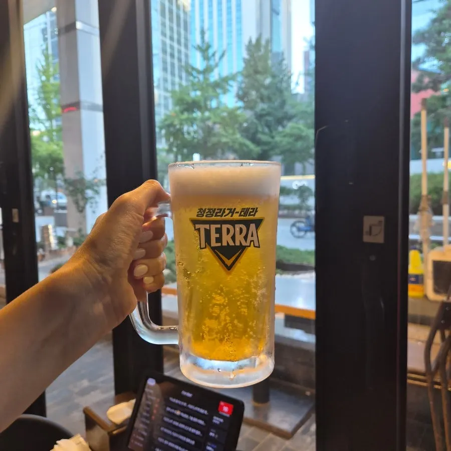 A cold glass of draft beer