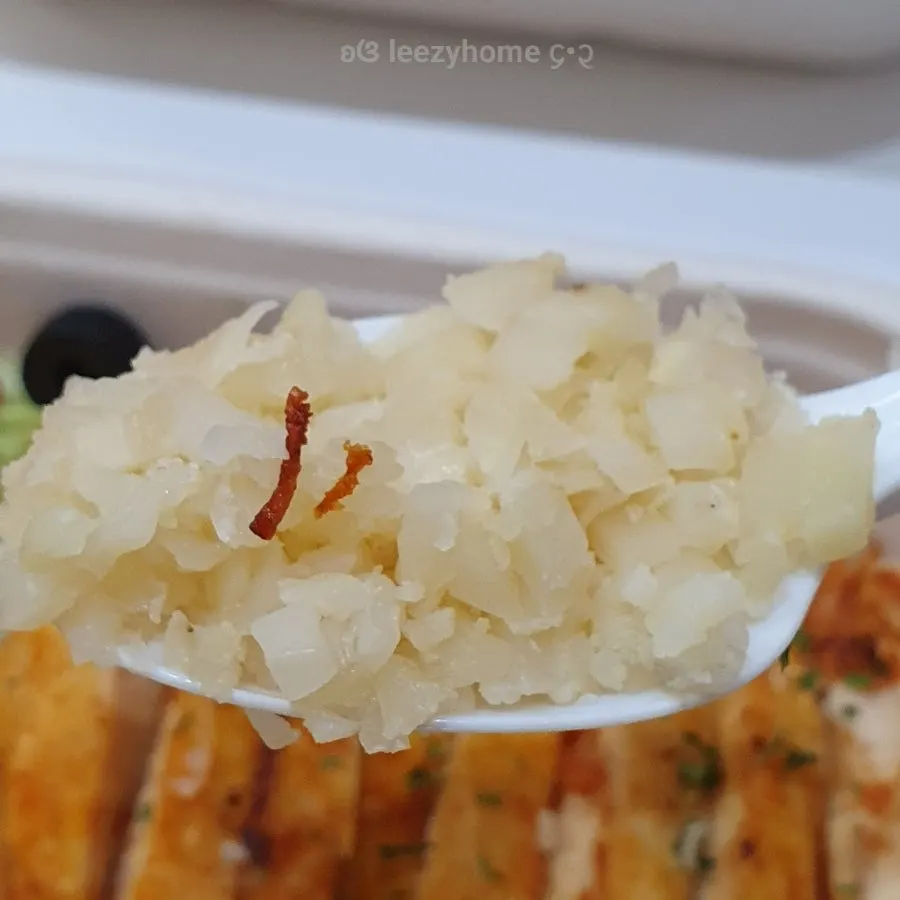 식사를 마친 프로틴 박스와 음료