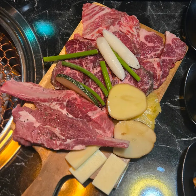 Introducing a beef dinner at Yukrab Jongno