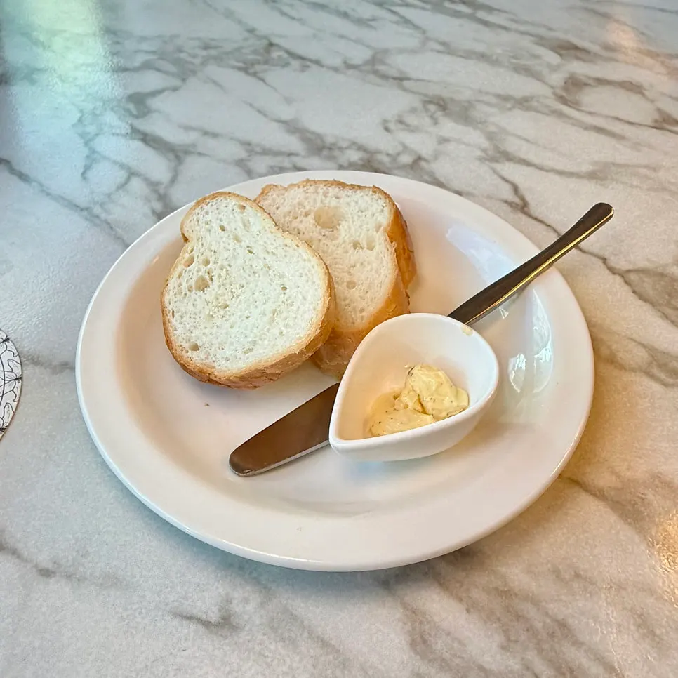 Pre-meal baguette and truffle butter