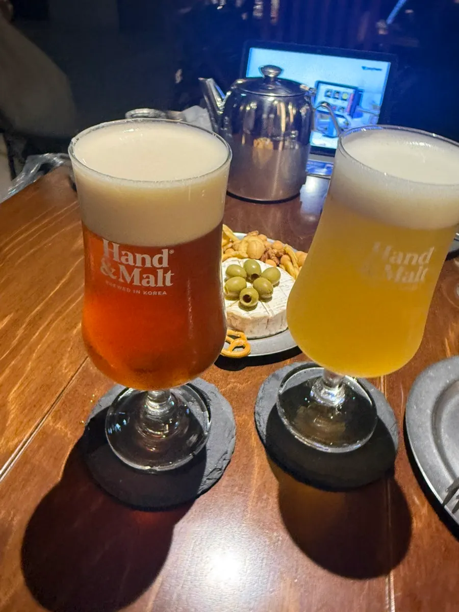 Draft beer menu with flavor descriptions