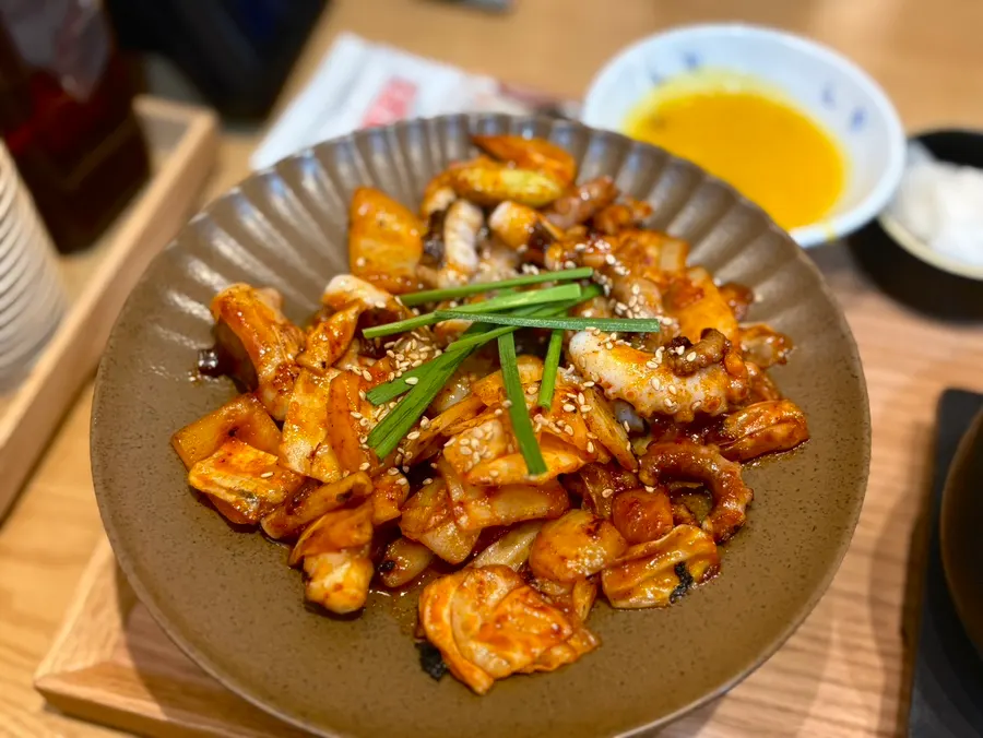 불향 도는 낙지볶음 접시