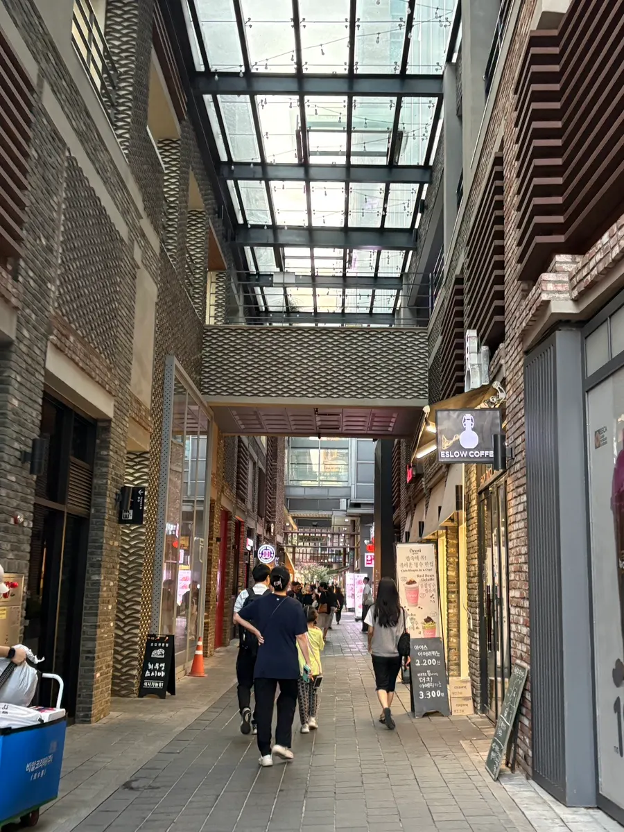 최우영스시야 종로점 입구 주변 모습