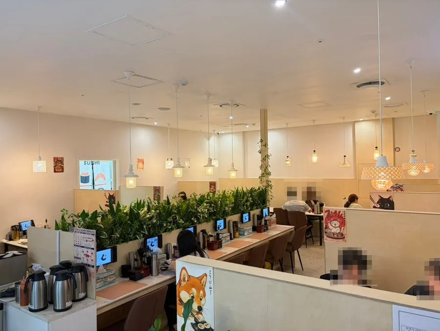 Bright, clean interior of Choe Uyeong Sushiya Jongno Branch