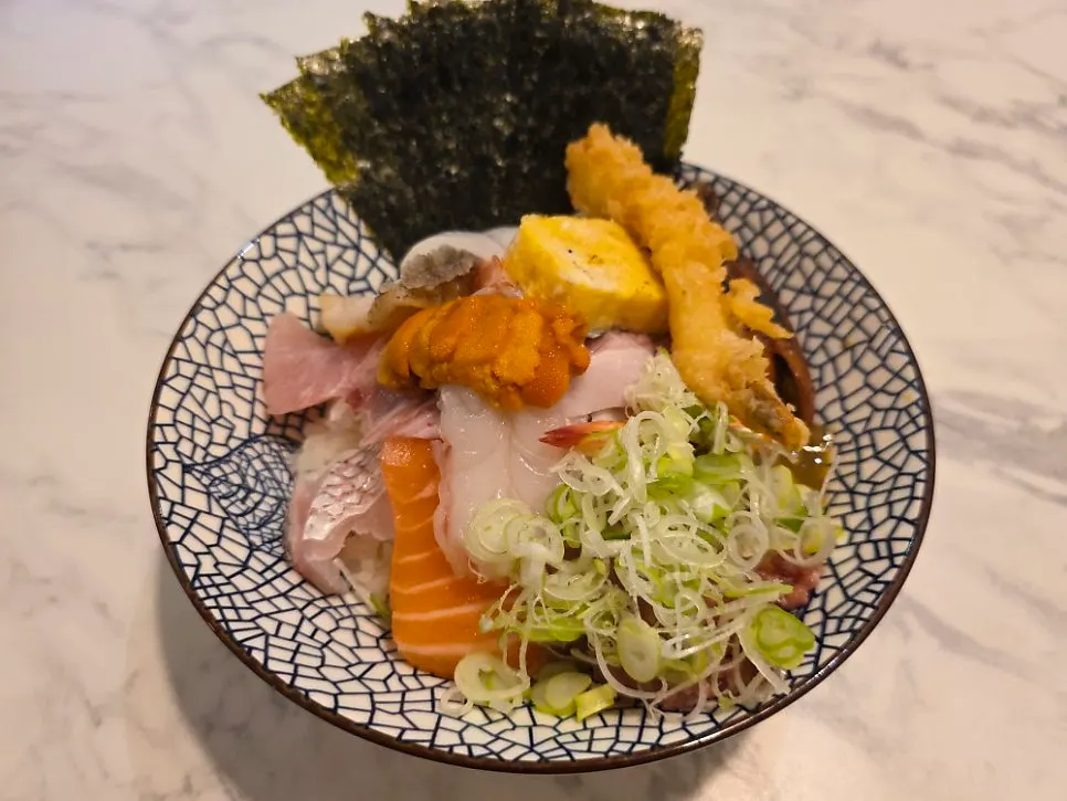 Choesang kaisendon piled high with seafood