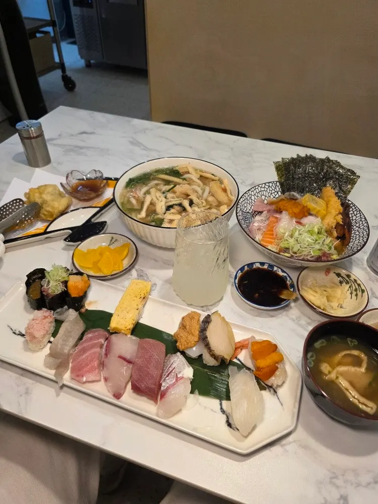 Shrimp tempura udon with warm broth