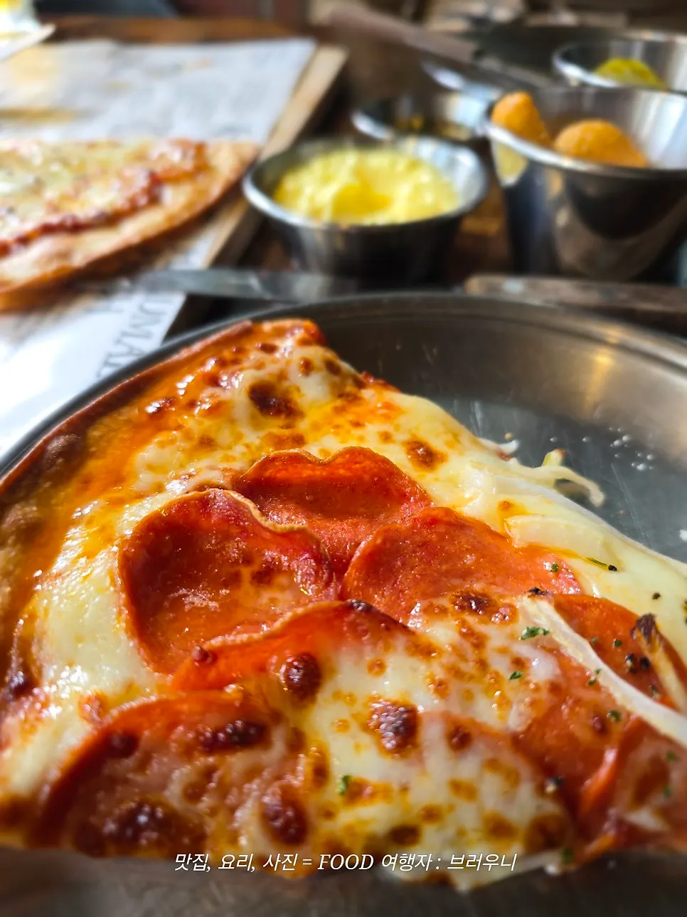 Thin pizza made up of four flavors