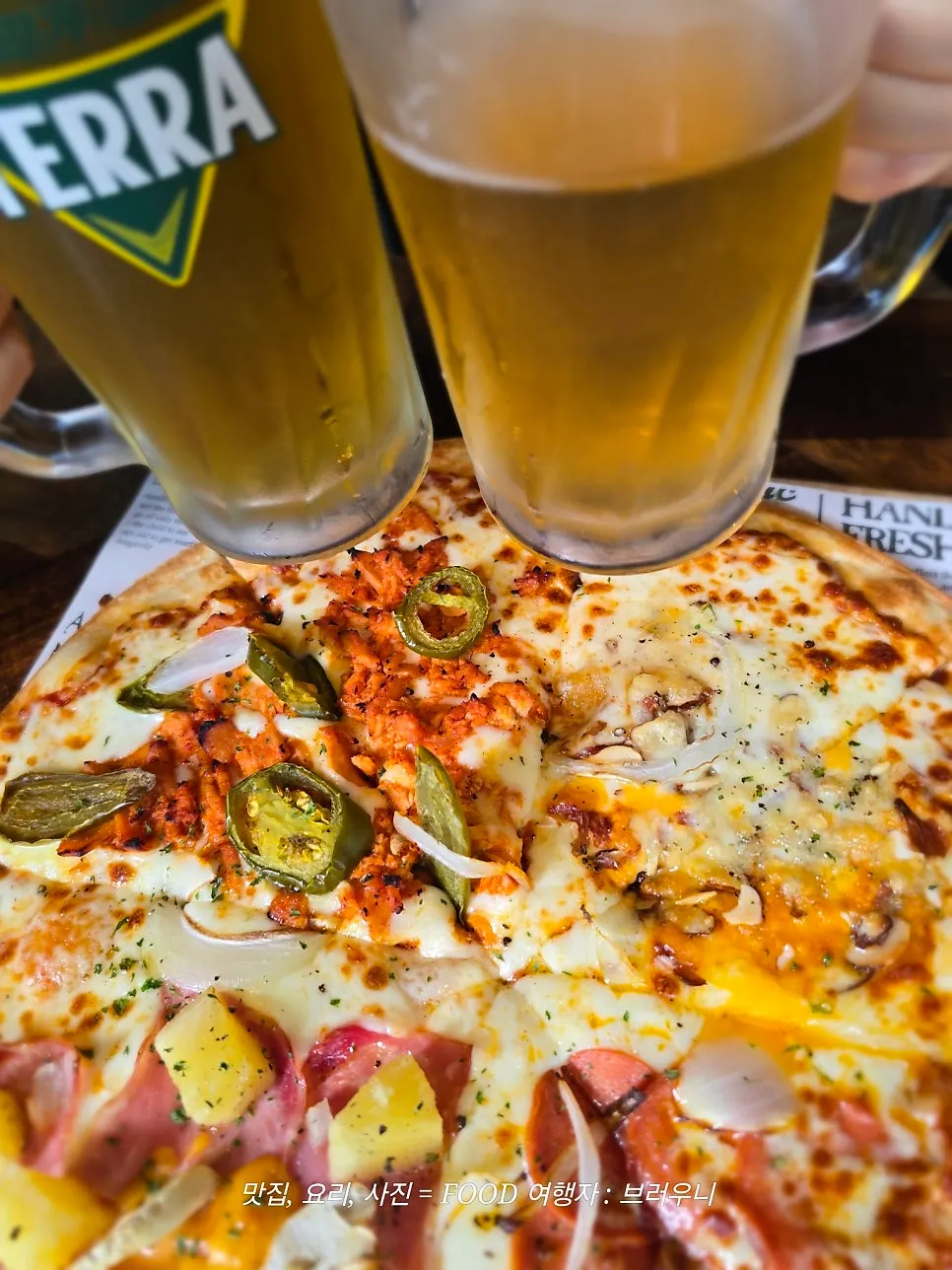 Thin pizza and draft beer pimaek pairing