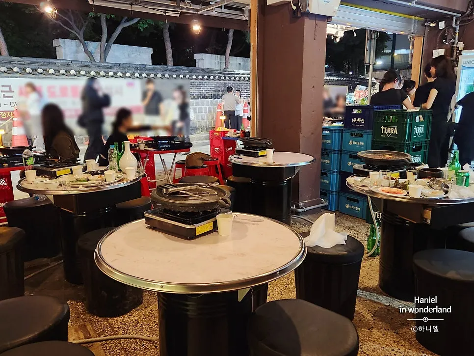 Interior of the newly remodeled Chowon Restaurant Jongno 3-ga Branch