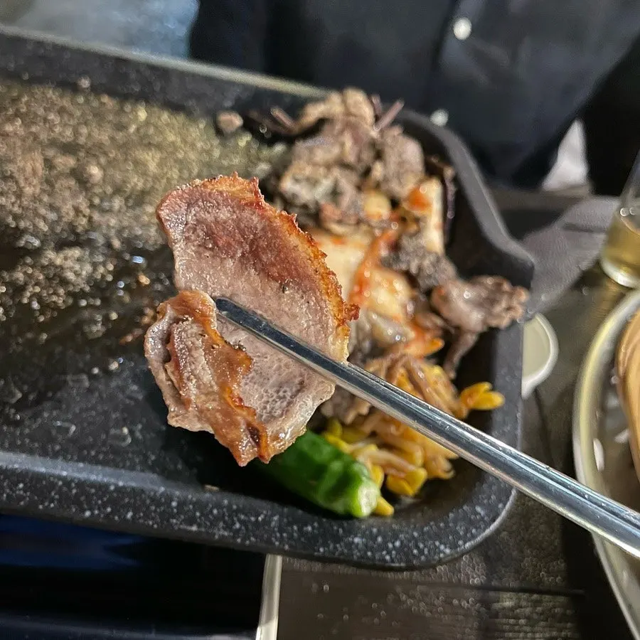 노릇하게 익어가는 오리고기