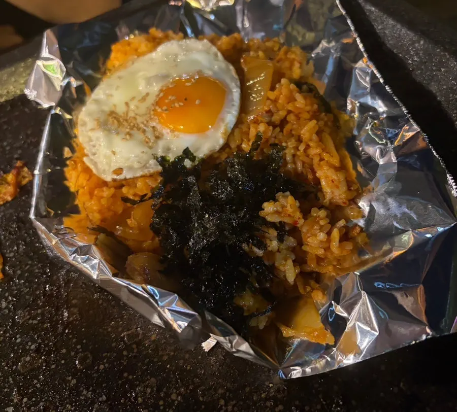 마무리로 시킨 김치볶음밥