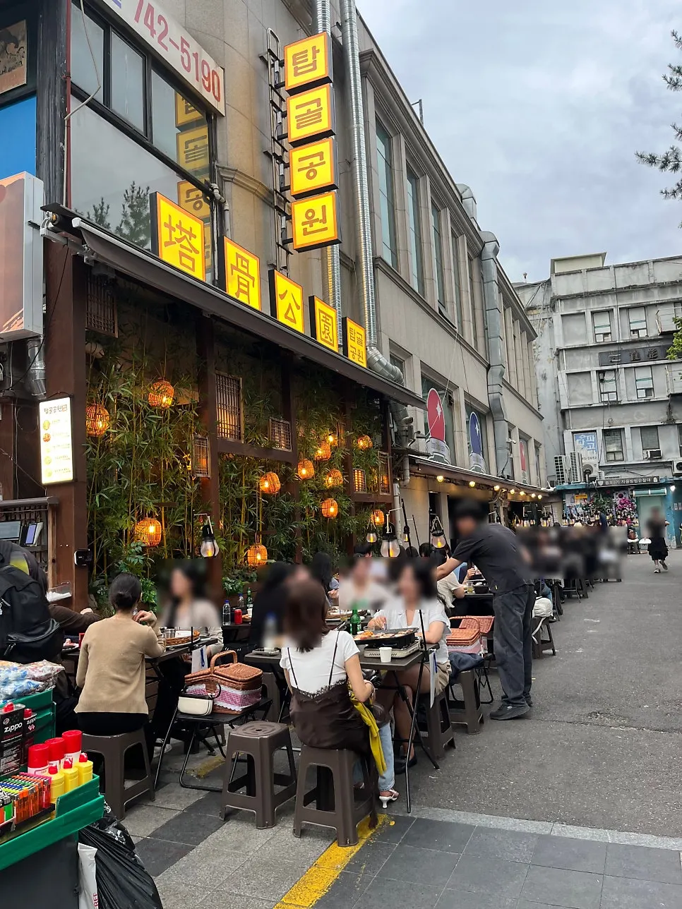 Entrance to Tapgol Gongwon Jongno 3-ga Branch