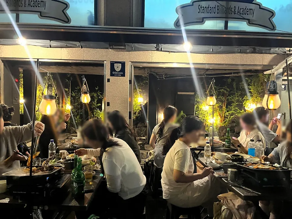 Overall atmosphere of the outdoor BBQ seating