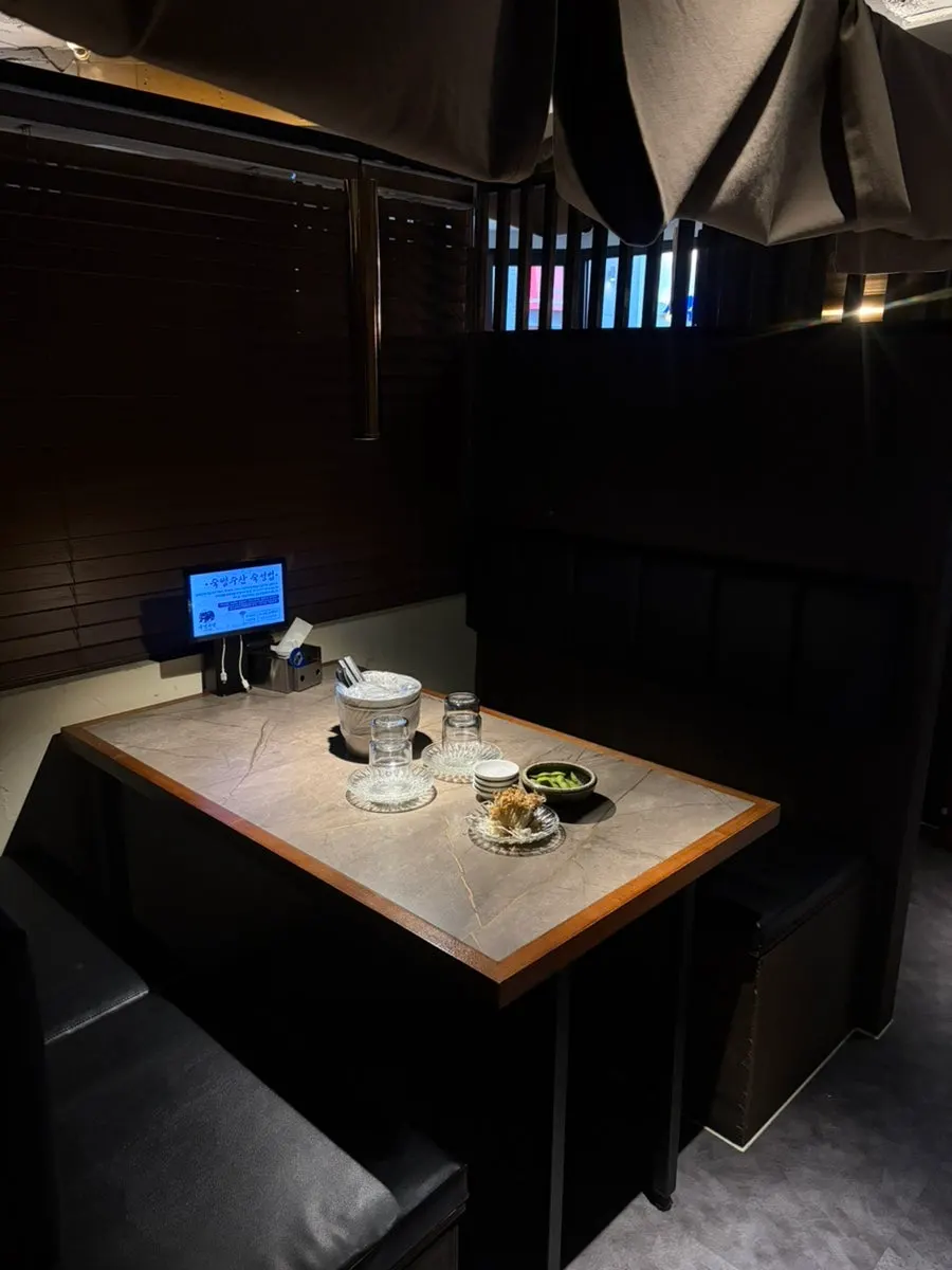 Spacious interior with table layout