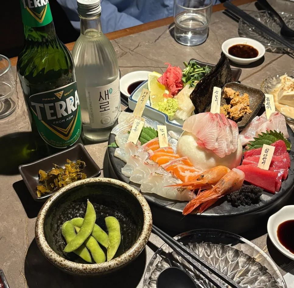 Deep-colored bluefin tuna sashimi
