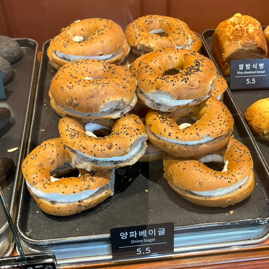 Munhwa Bakery’s display of distinctive breads