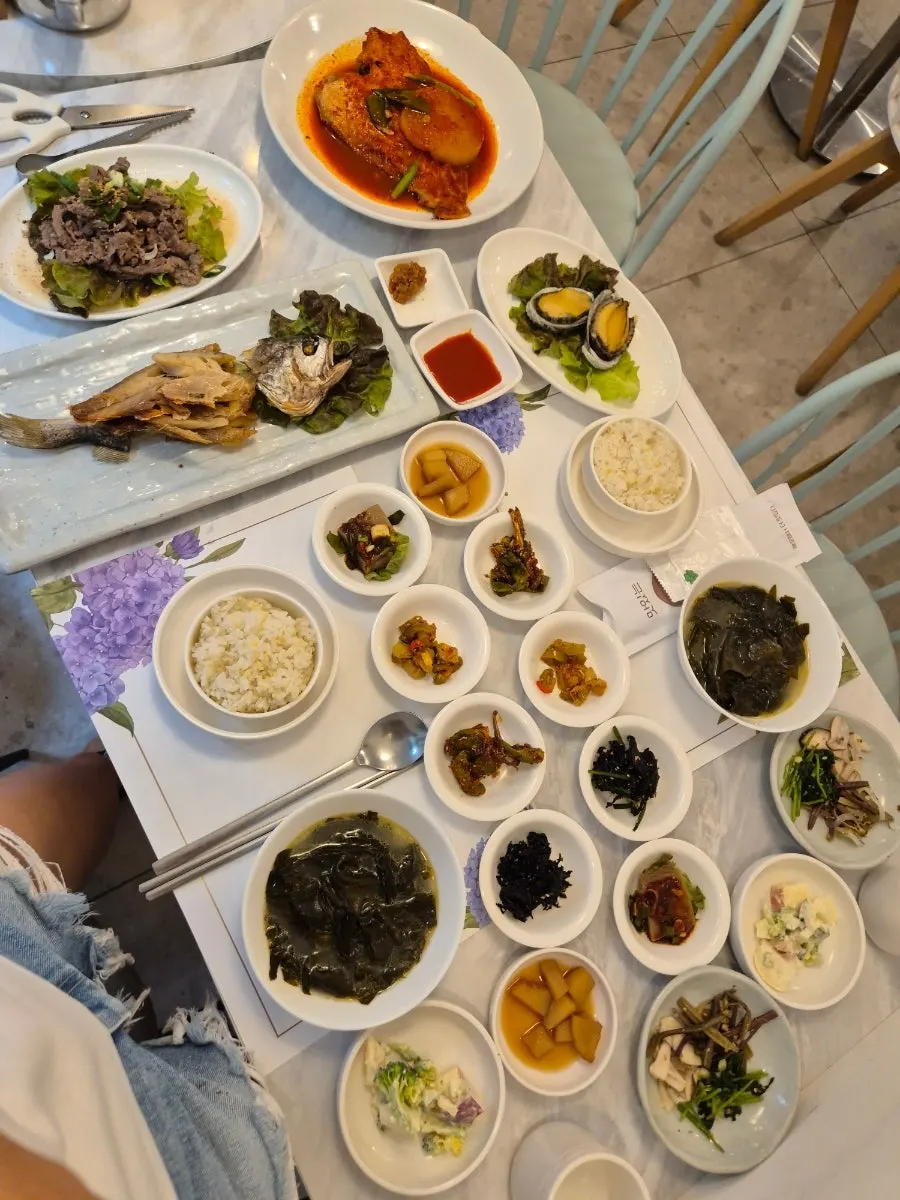 구테이블 계절 반찬 한상