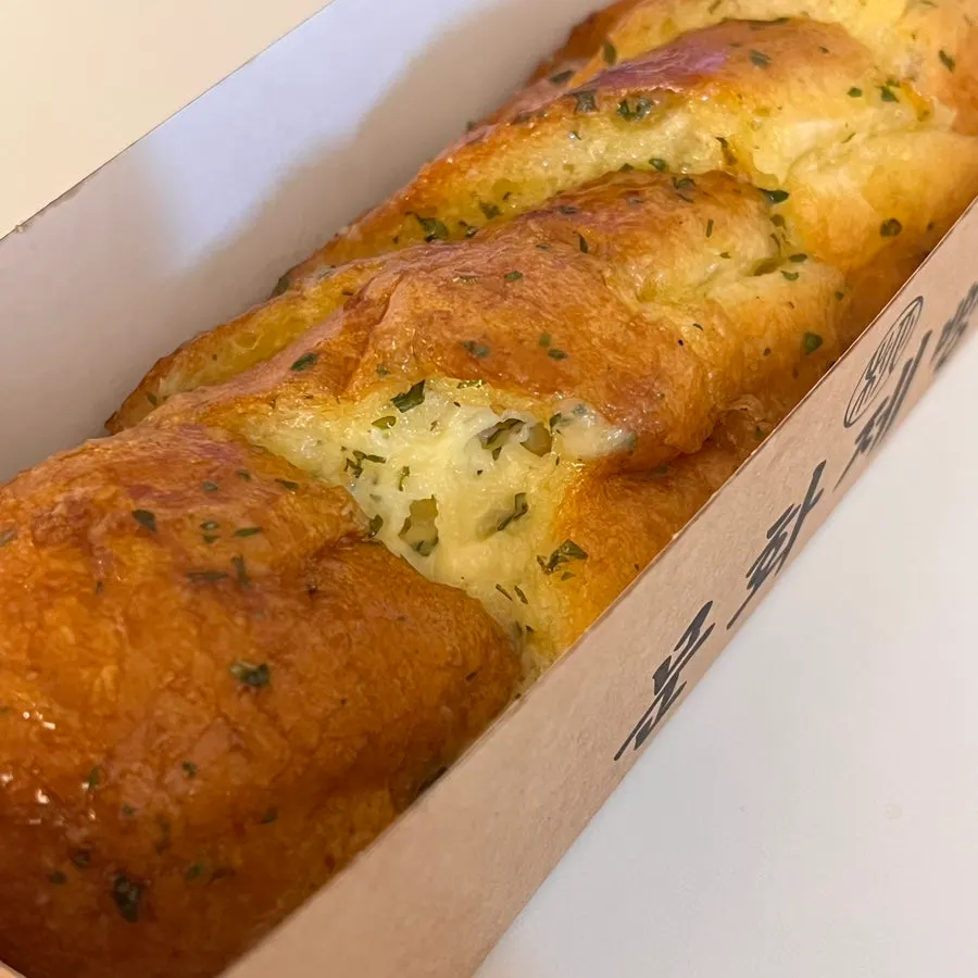 Garlic bread ready to taste