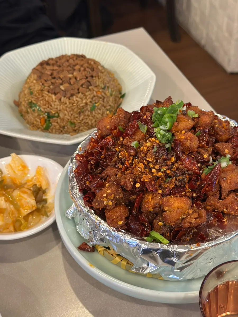 식사를 마친 청화우육도삭면 테이블