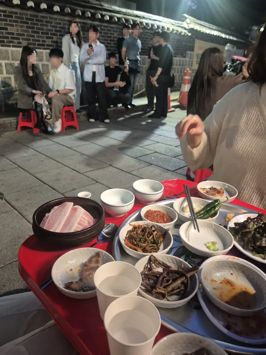 초원식당 현장 웨이팅 대기 공간