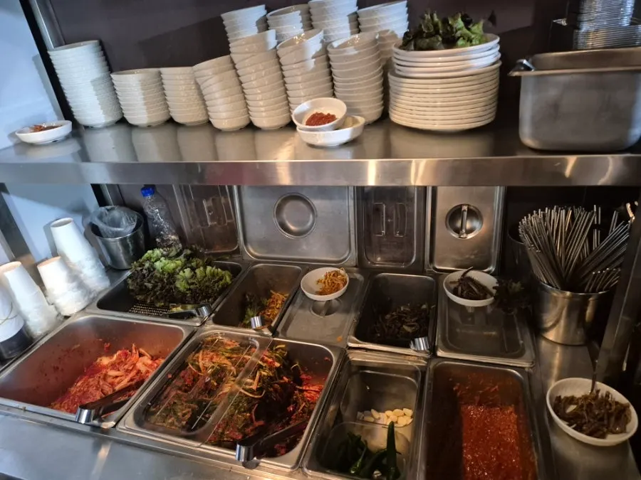 초원식당 셀프바 반찬 코너