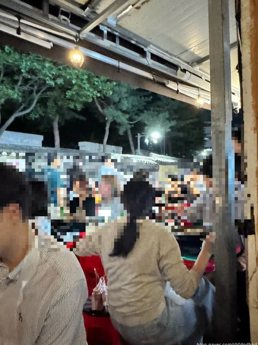 레트로한 분위기의 초원식당 실내